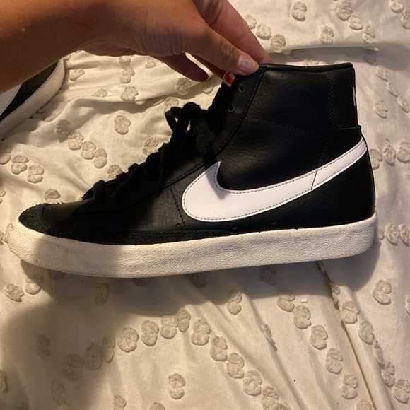 Nike Blazers Black and White 10.5 - Picture 2 of 10